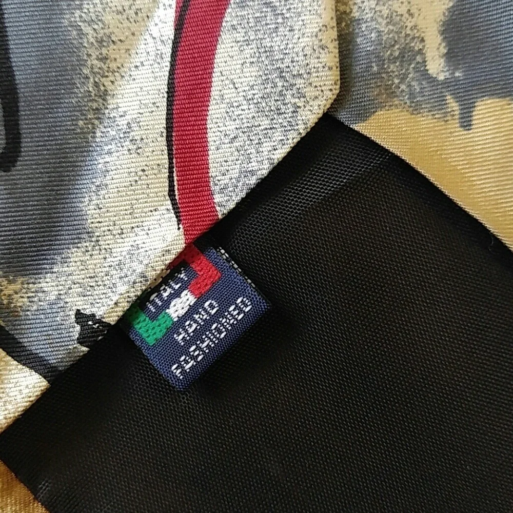 Enrico Guccini hand fashioned tie silk 58